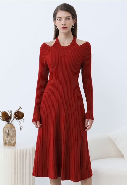 Cutout Neckline Ribbed Knit Midi Dress in Red