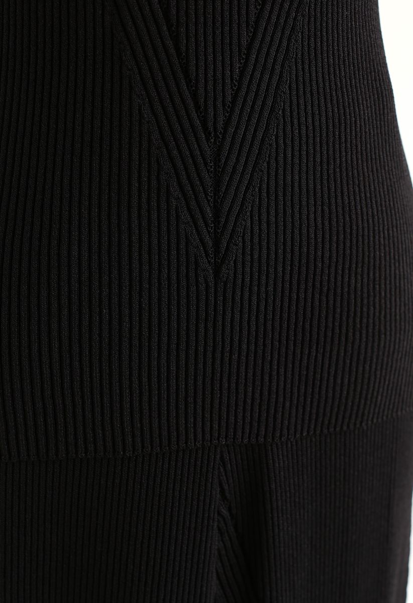 Two-Tone Ribbed Knit Top and Skirt Set in Black