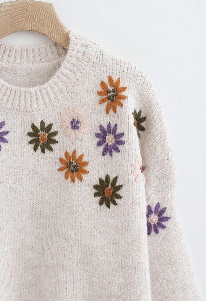 クルーネック花柄刺繡セーター　アイボリー