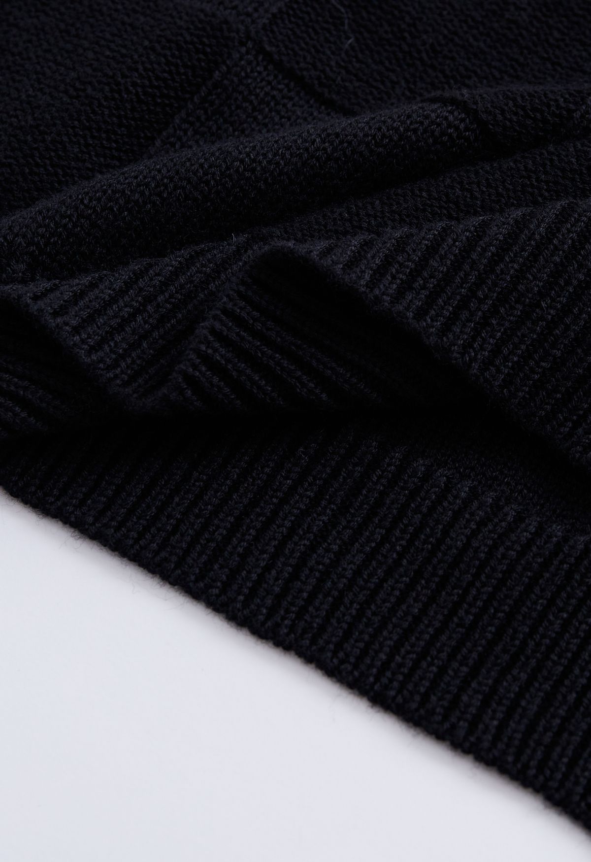 Simple Grid Drop Shoulder Crop Sweater in Black