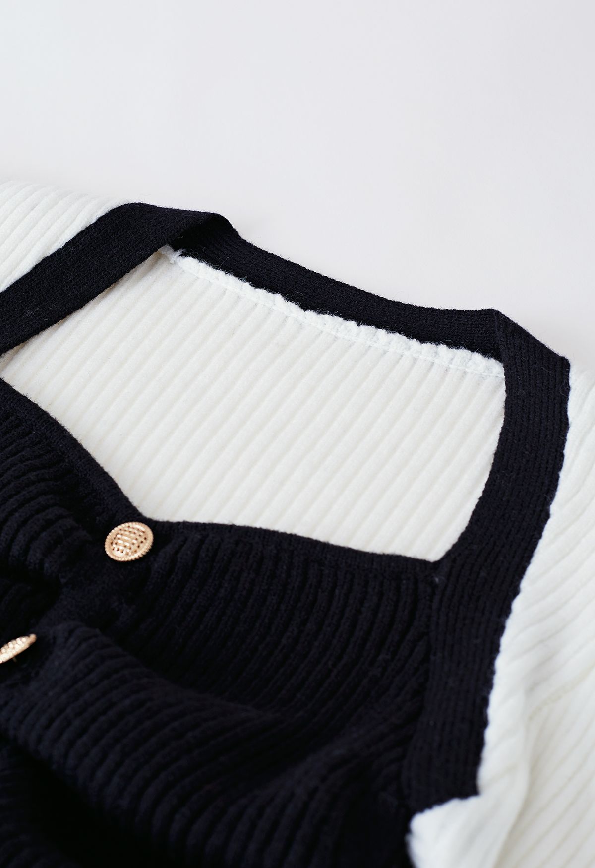 Contrast Color Buttoned Puff Sleeve Knit Sweater in Black