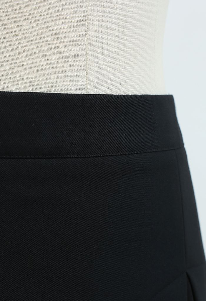 Spliced Pleated Mini Skirt in Black