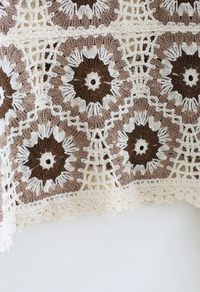 Scalloped Edges Floral Crochet Crop Top in Caramel