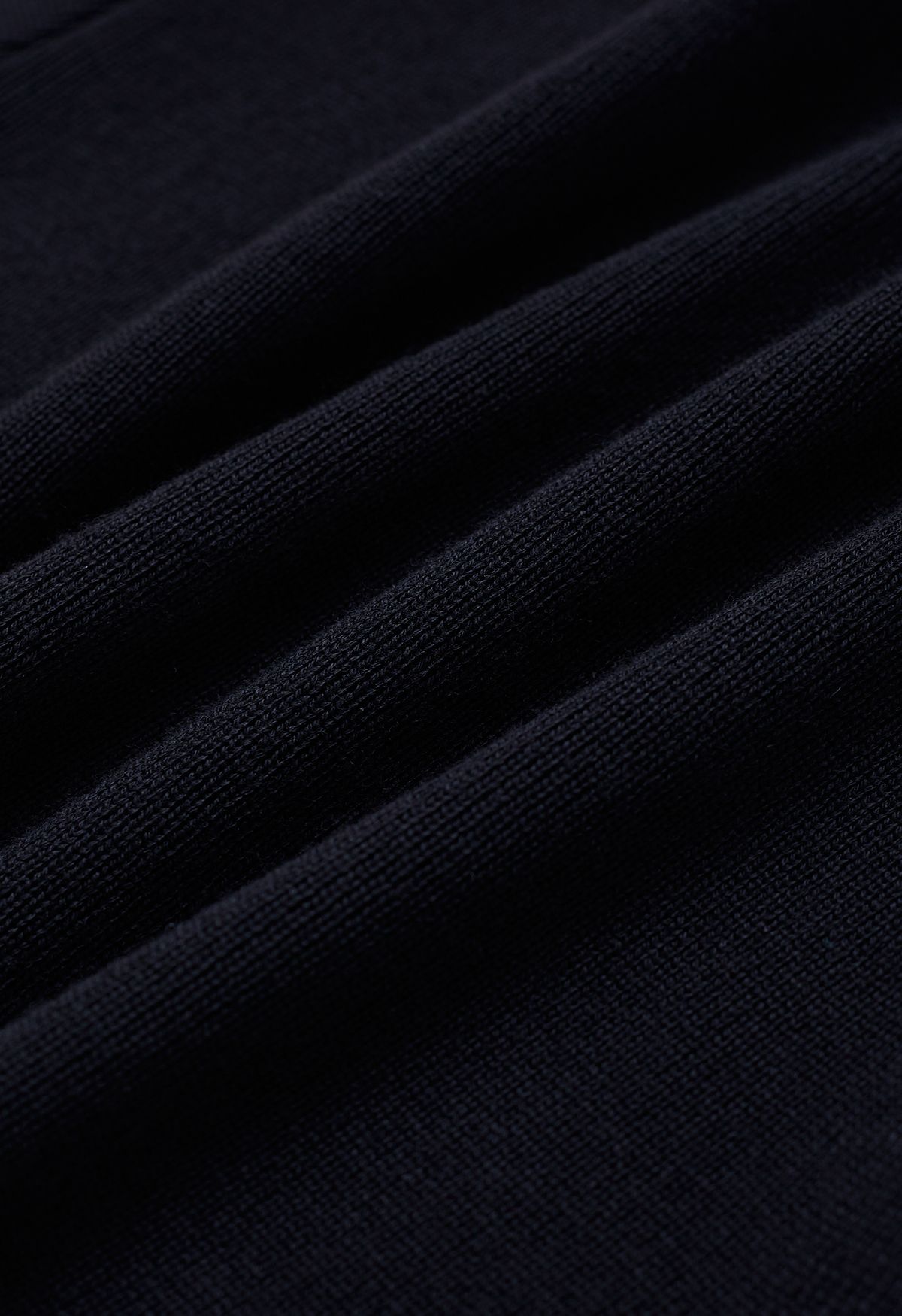 Self-Tie Bowknot Knit Crop Top in Black