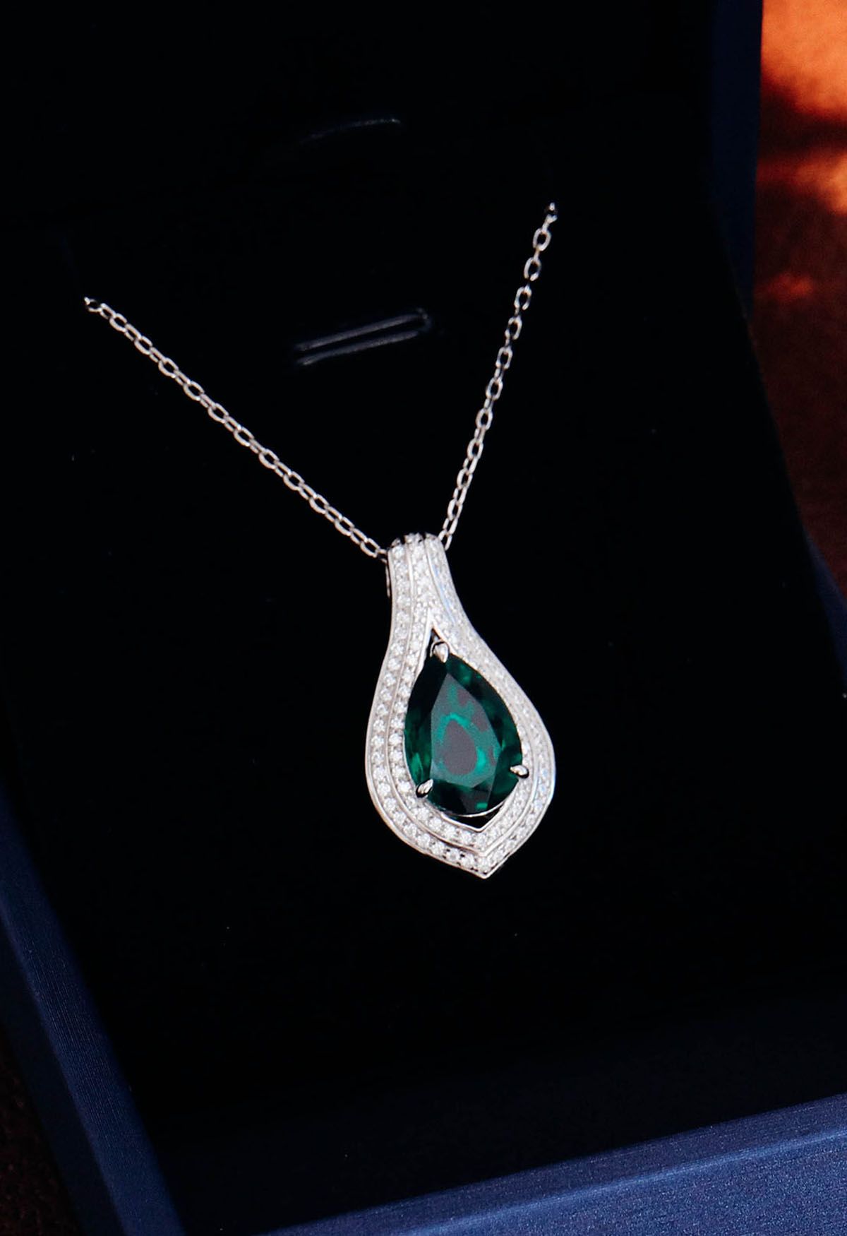 Pear Shape Emerald Gem Necklace