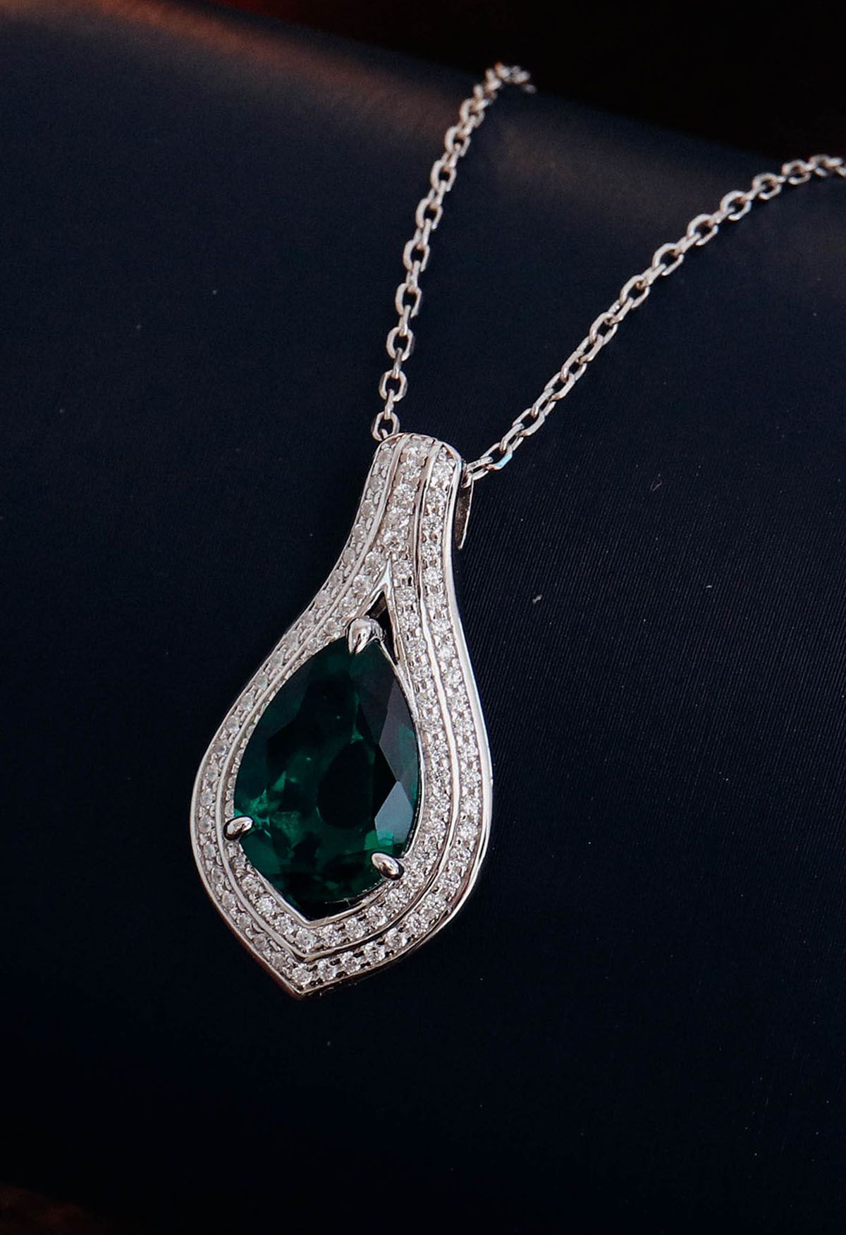 Pear Shape Emerald Gem Necklace