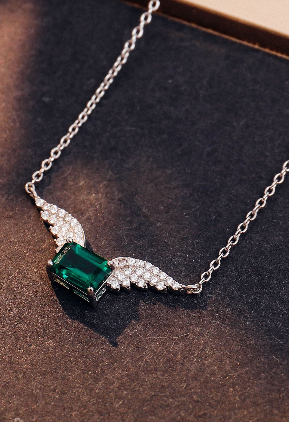 Wings Decor Emerald Gem Necklace