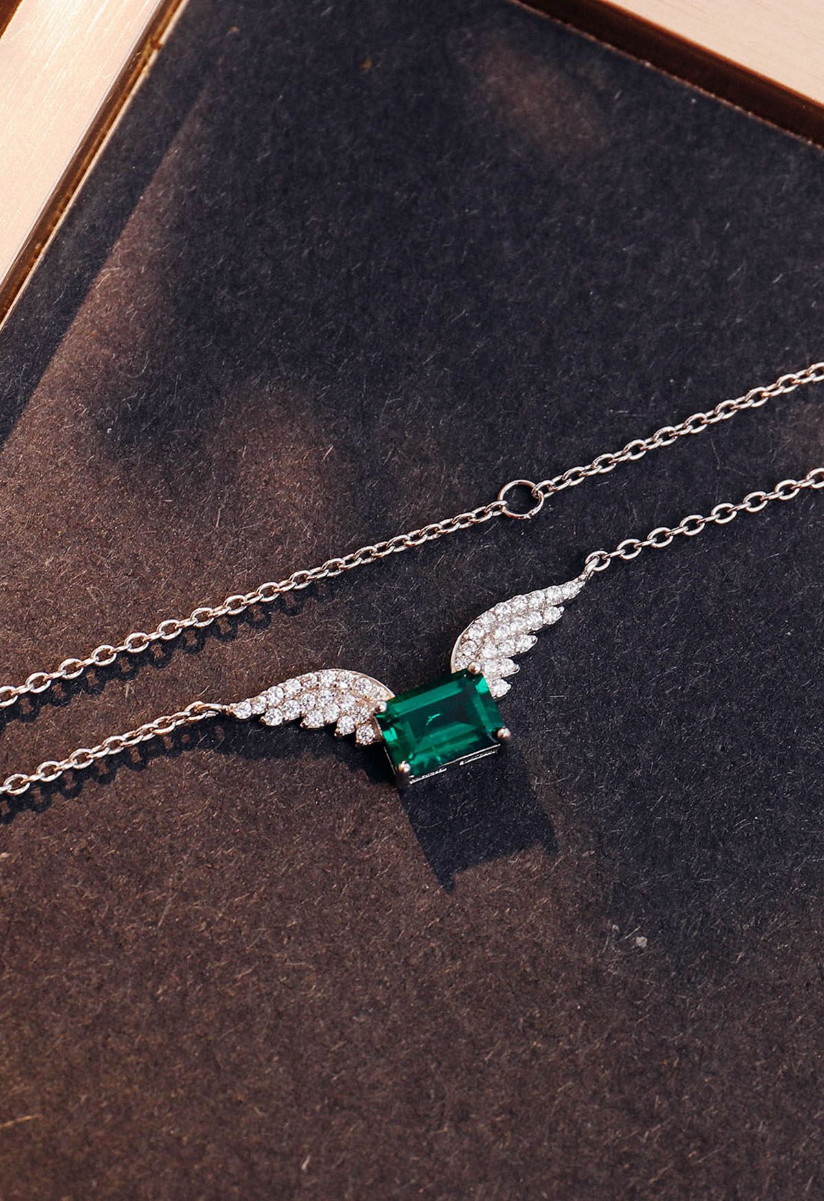 Wings Decor Emerald Gem Necklace