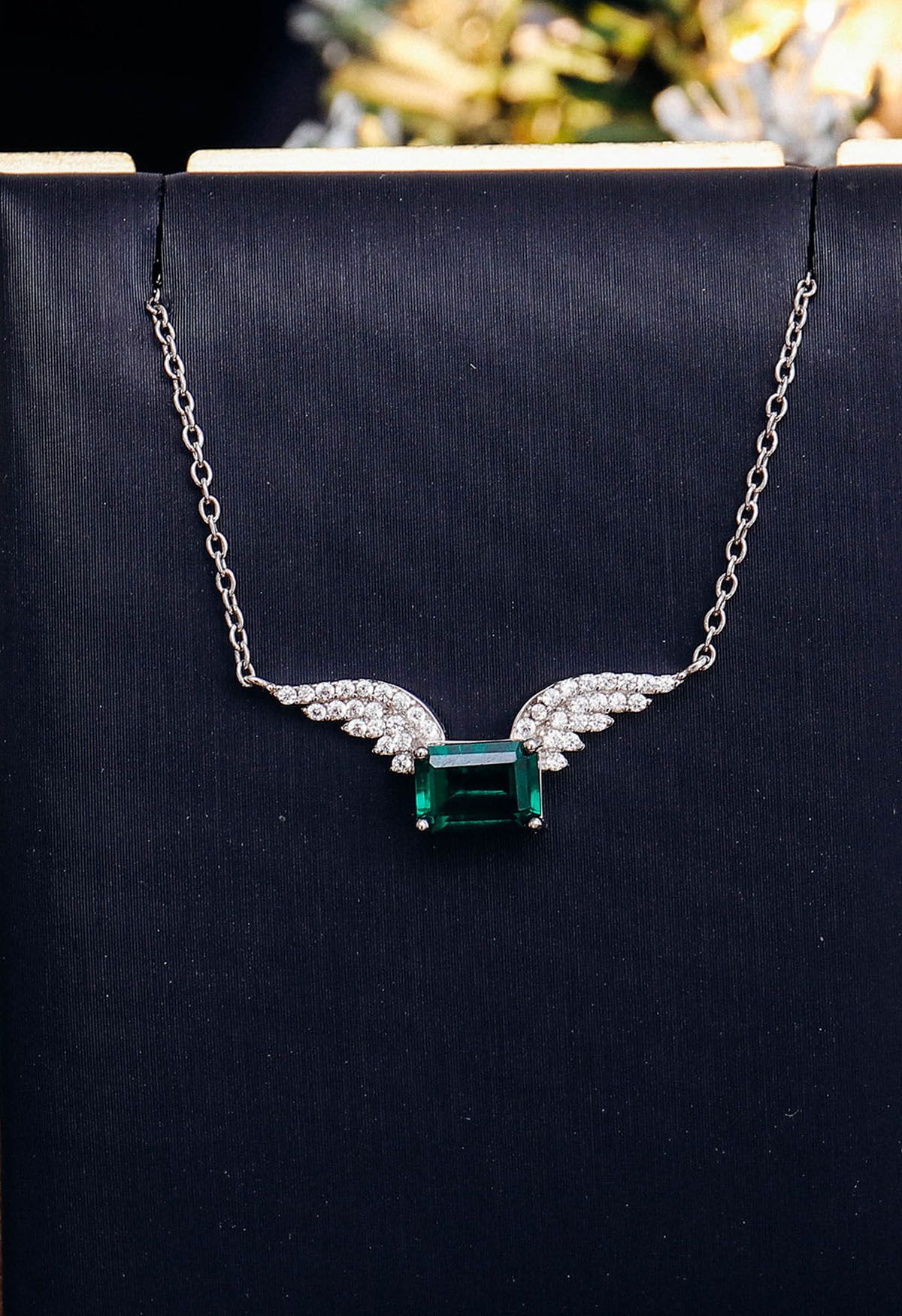 Wings Decor Emerald Gem Necklace