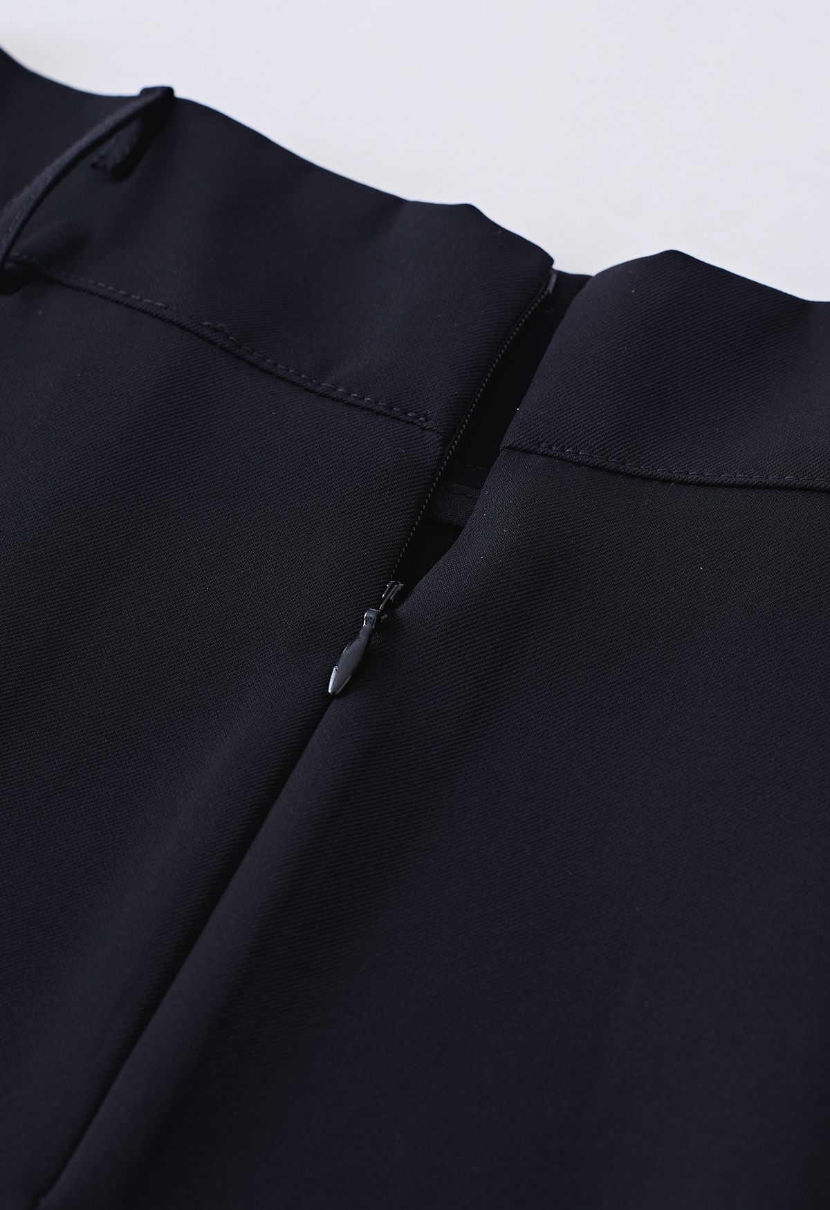 O-Ring Belt Pleated Flare Midi Skirt in Black