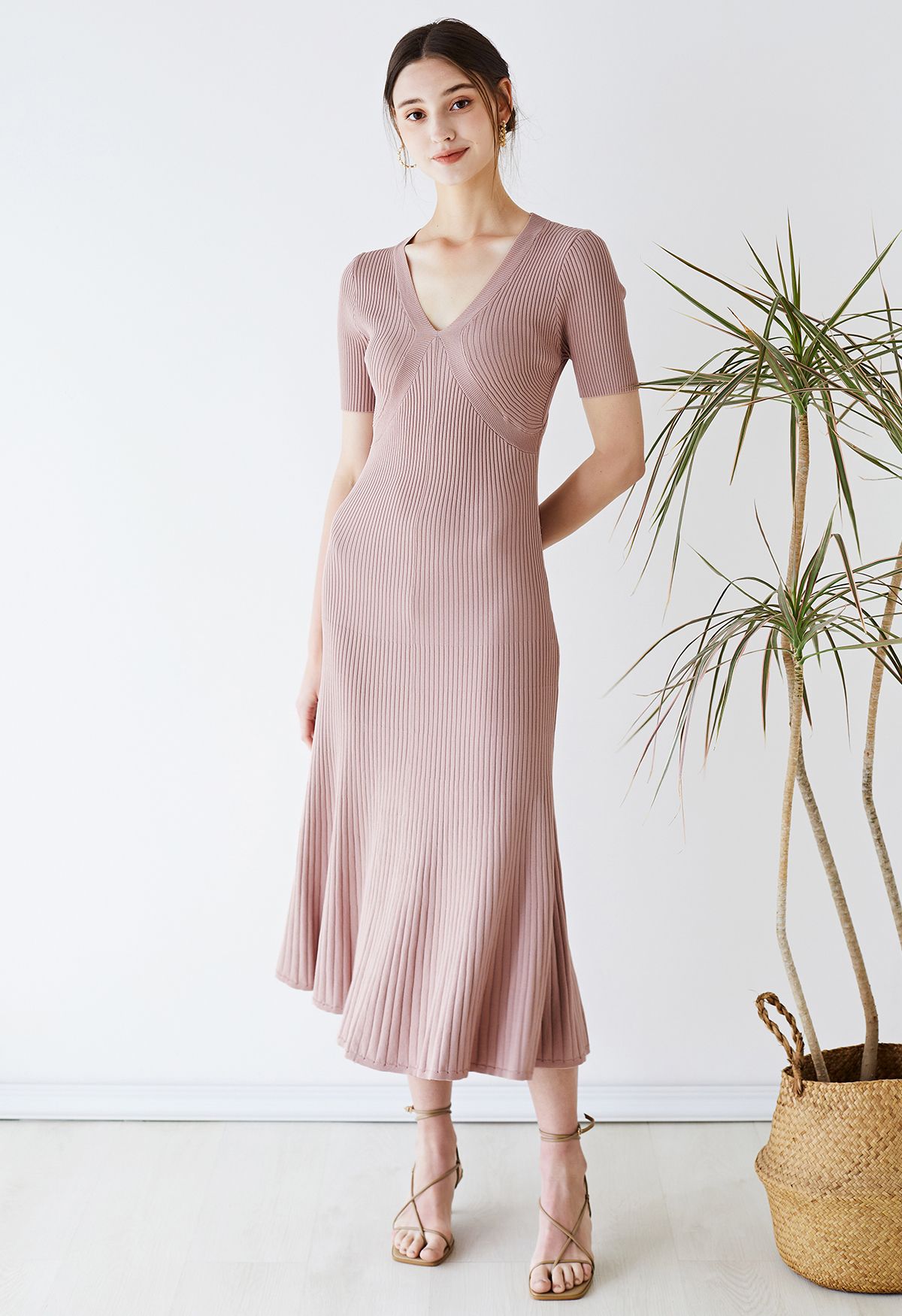 V-Neck Short Sleeve Ribbed Knit Dress in Dusty Pink