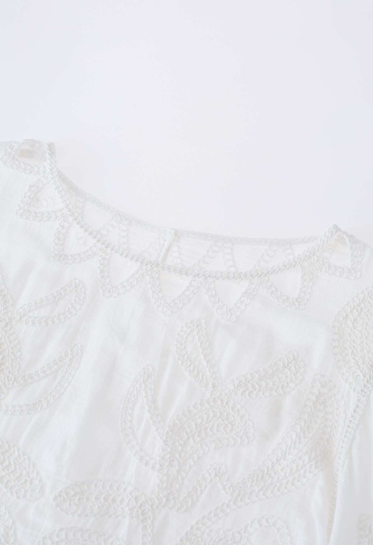 Cutwork Trim Grass Embroidered Top in White