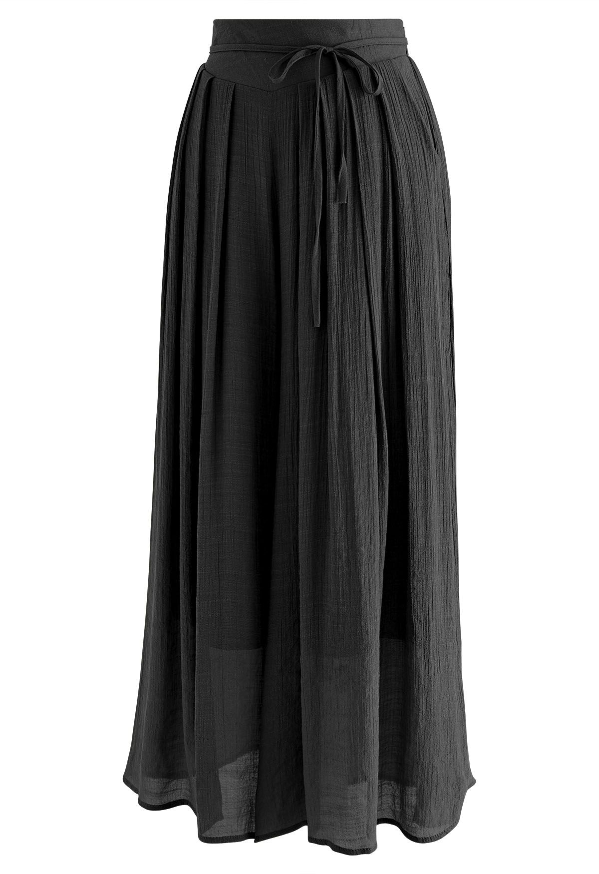 Tie Waist Pleated Wide-Leg Pants in Black