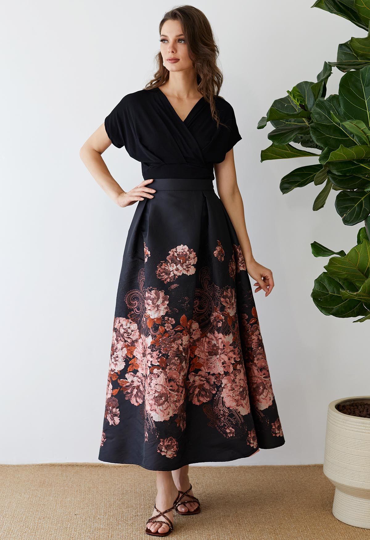 Bewitching Peony Jacquard Flare Skirt in Black