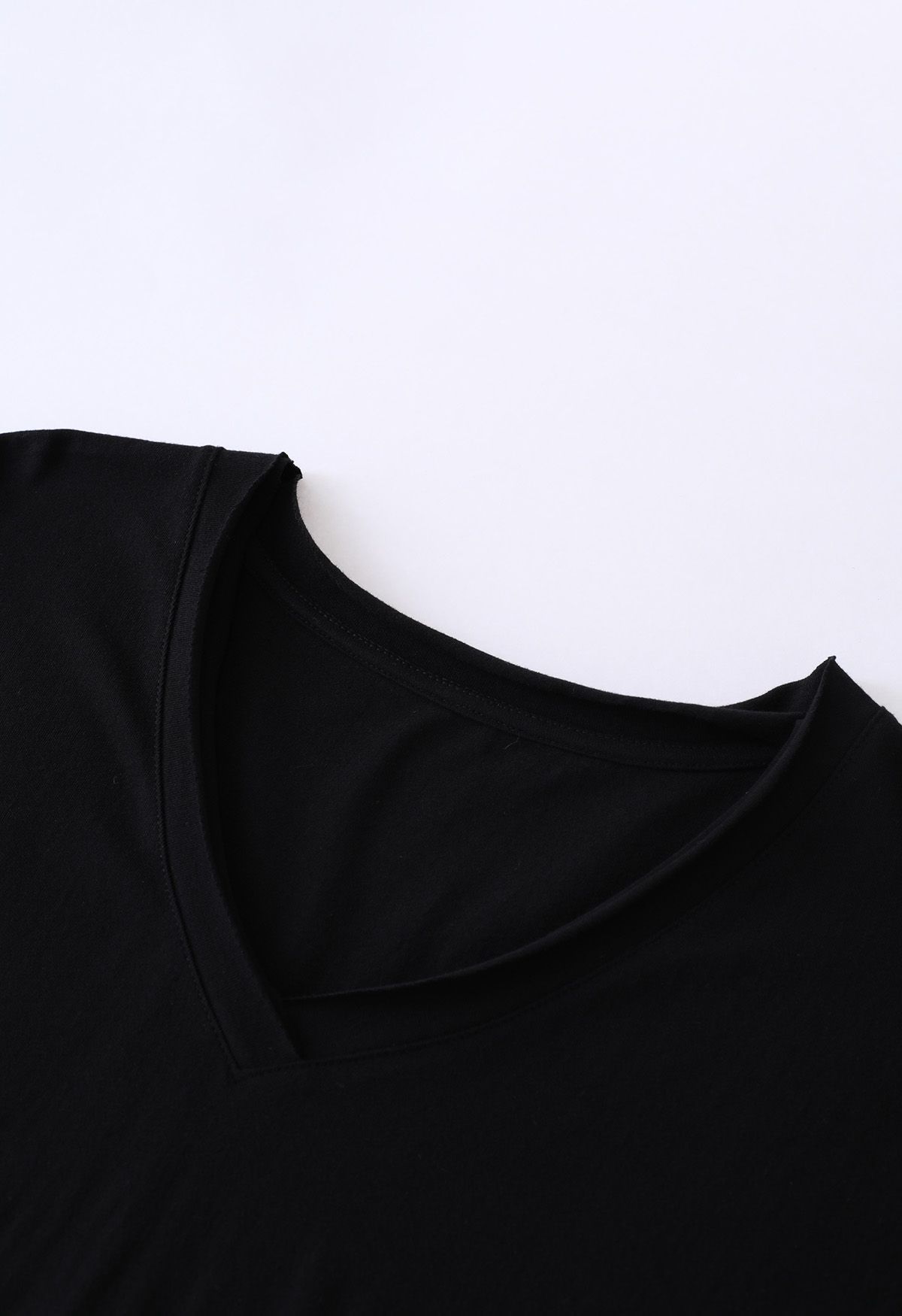 V-Neck Patch Pocket Raw-Cut T-Shirt in Black