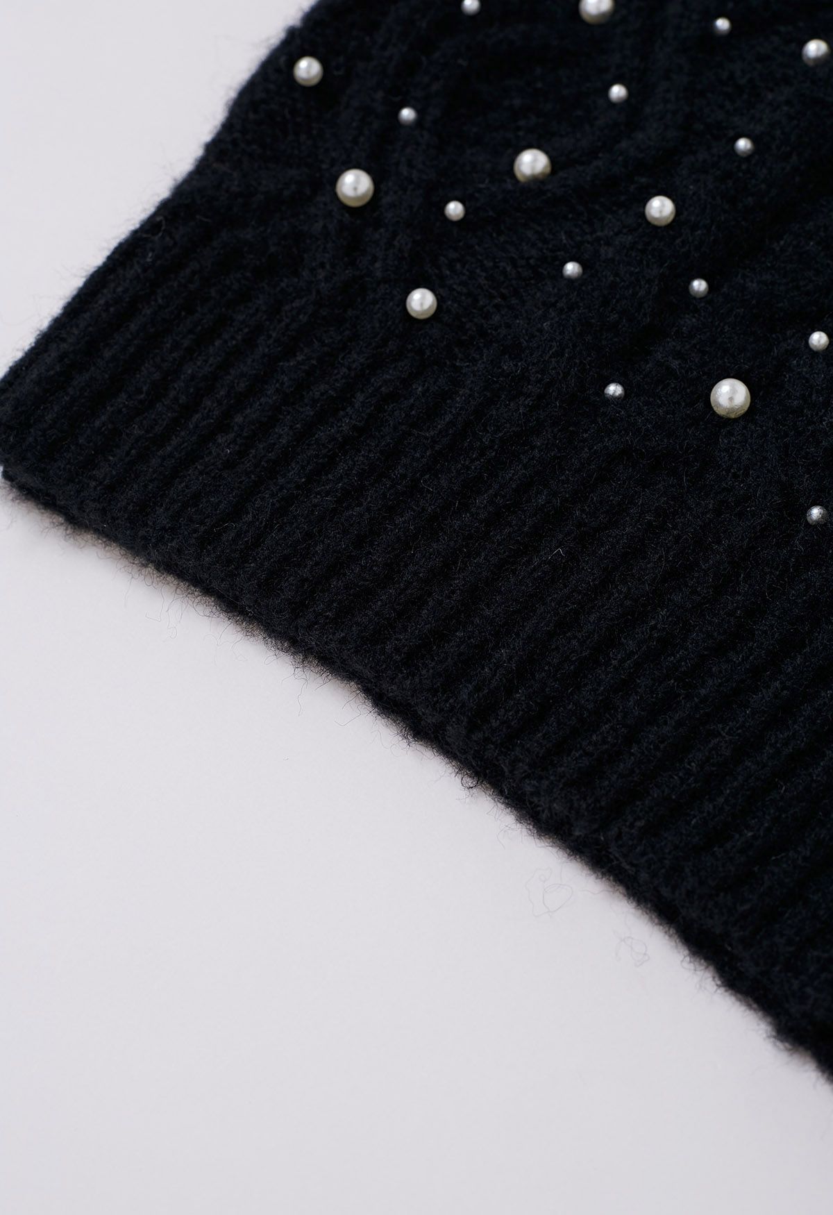 Pearly Short Sleeve Cable Knit Sweater in Black
