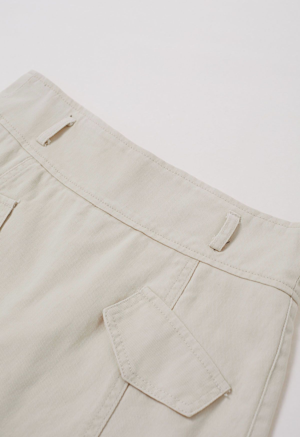 Fake Flap Pockets Belted Denim Skorts in Ivory