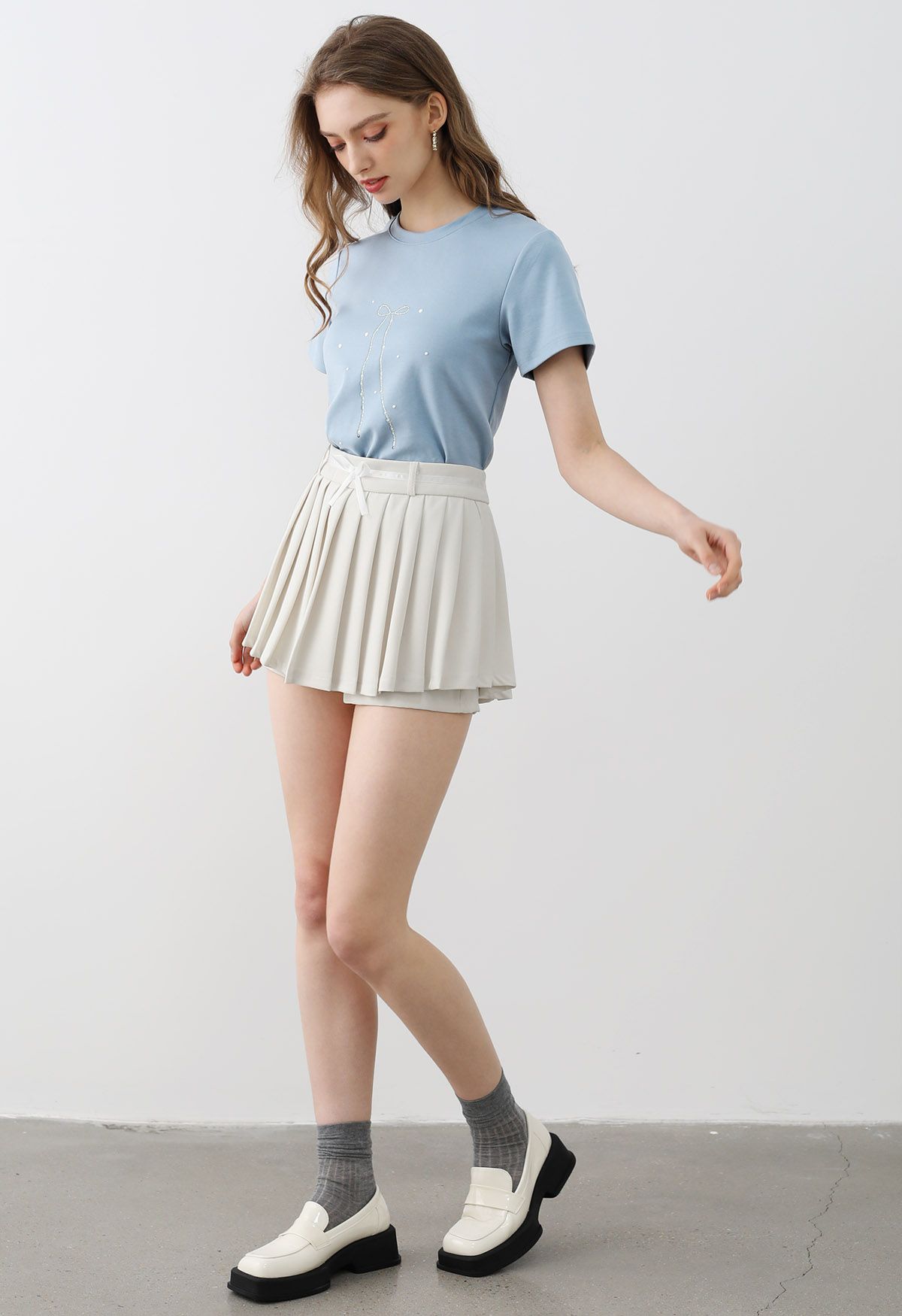 Bowknot Embellished Pleated Mini Skorts in Ivory