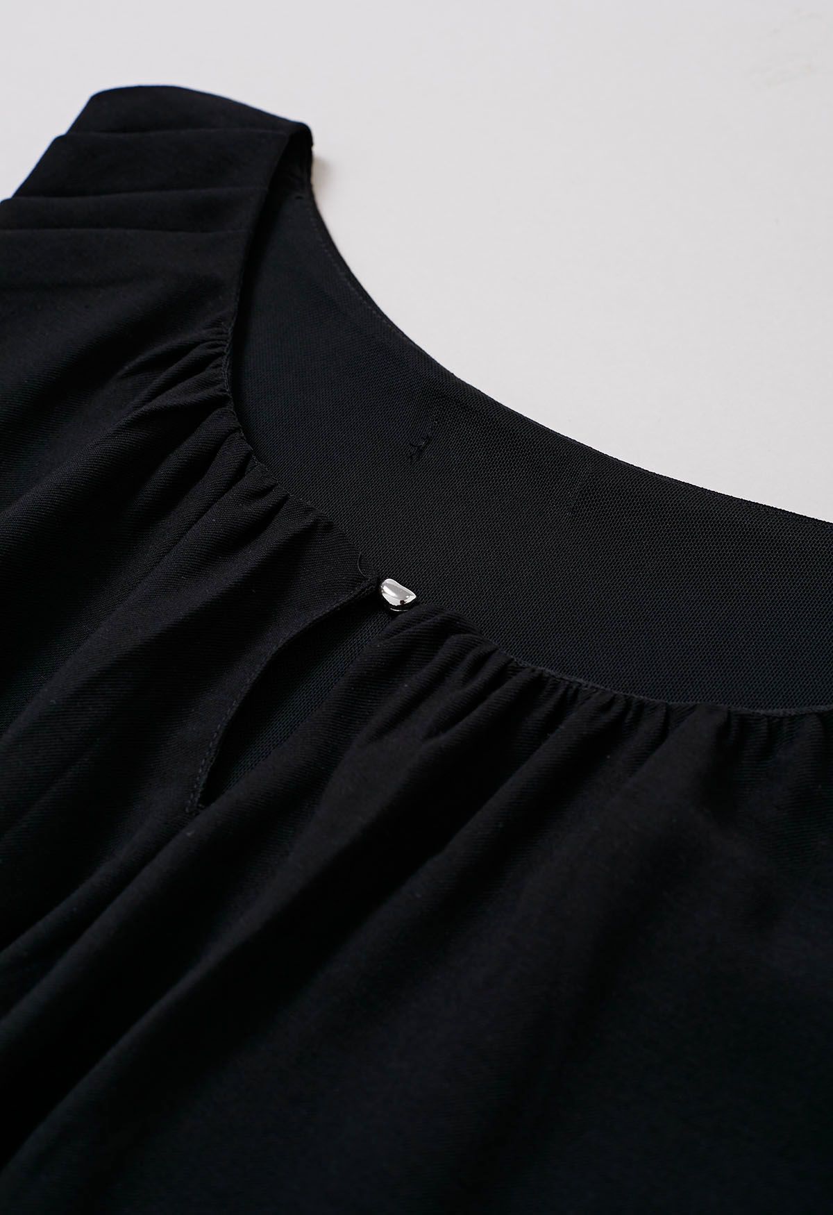 Mesh Inserted Linen-Blend Sleeveless Crop Top in Black