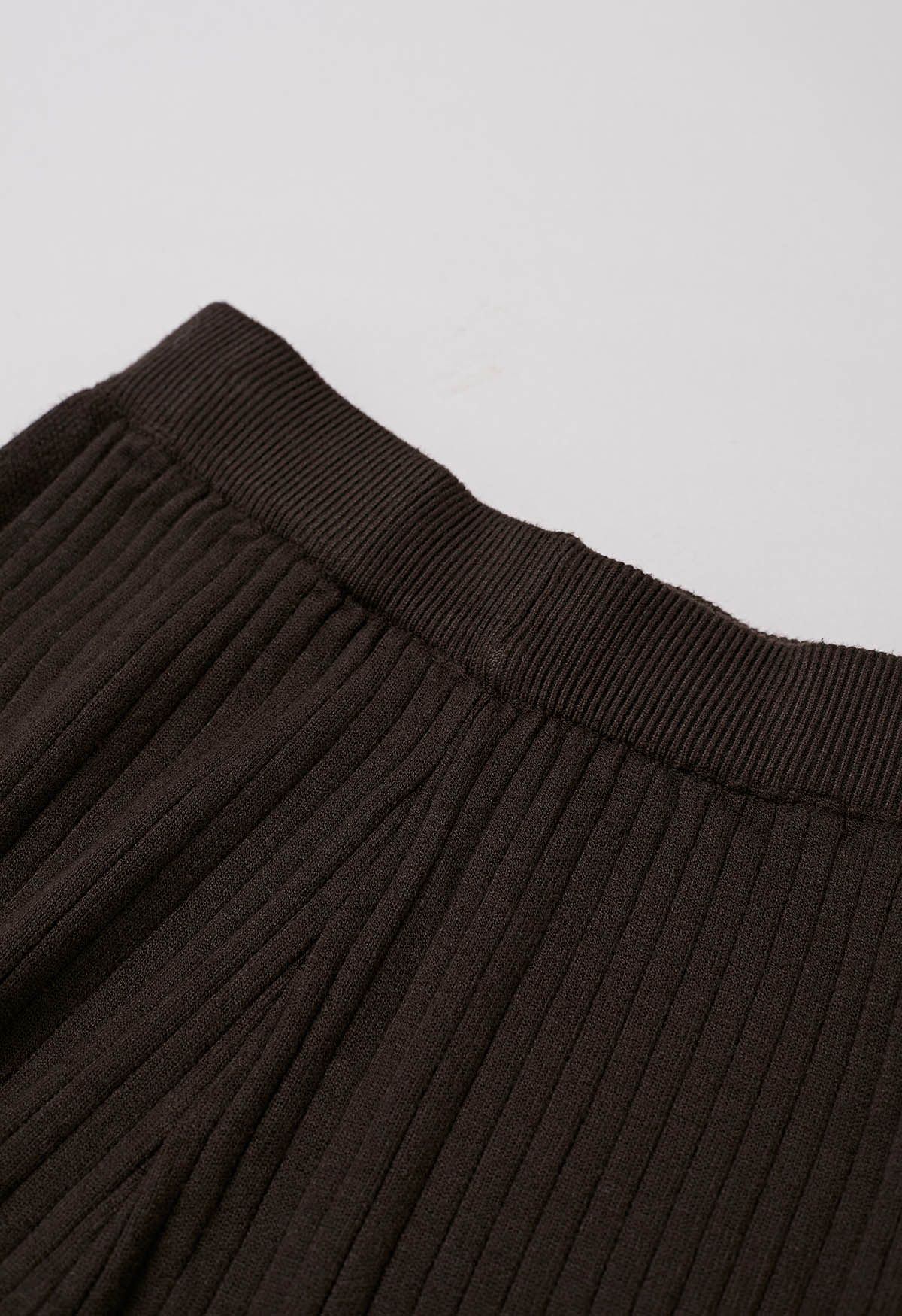 Buttoned Hem Ribbed Knit Pants in Brown