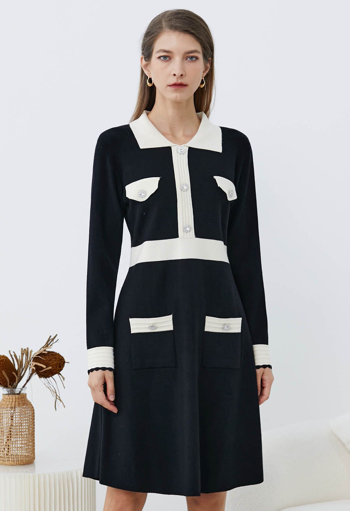 Voguish Contrast Collared Buttoned Knit Dress