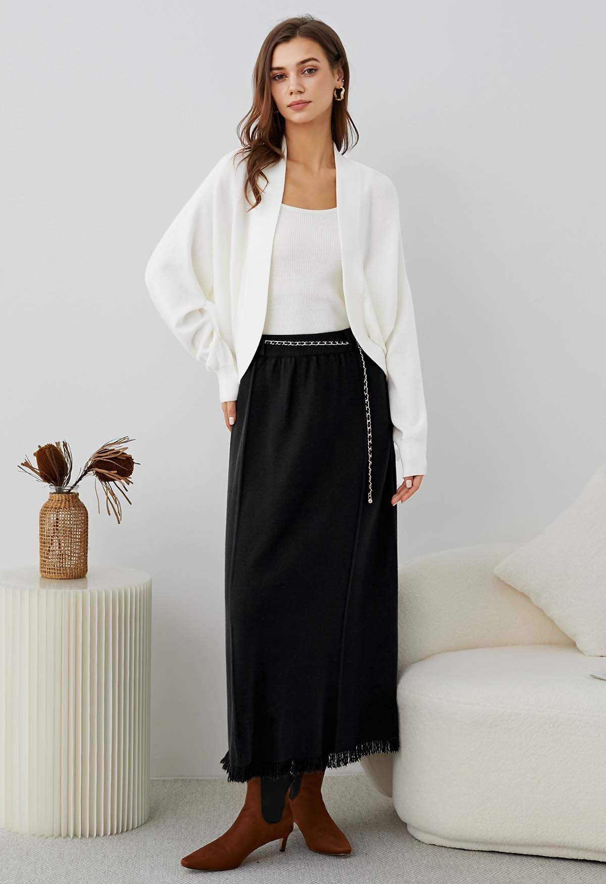 Chain Belt Fringe Hem Knit Maxi Skirt in Black