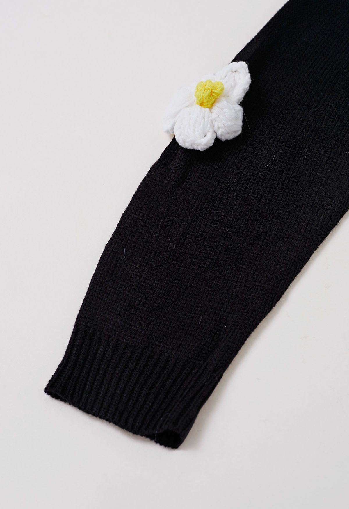 Lovely 3D Flower Buttoned Knit Cardigan in Black