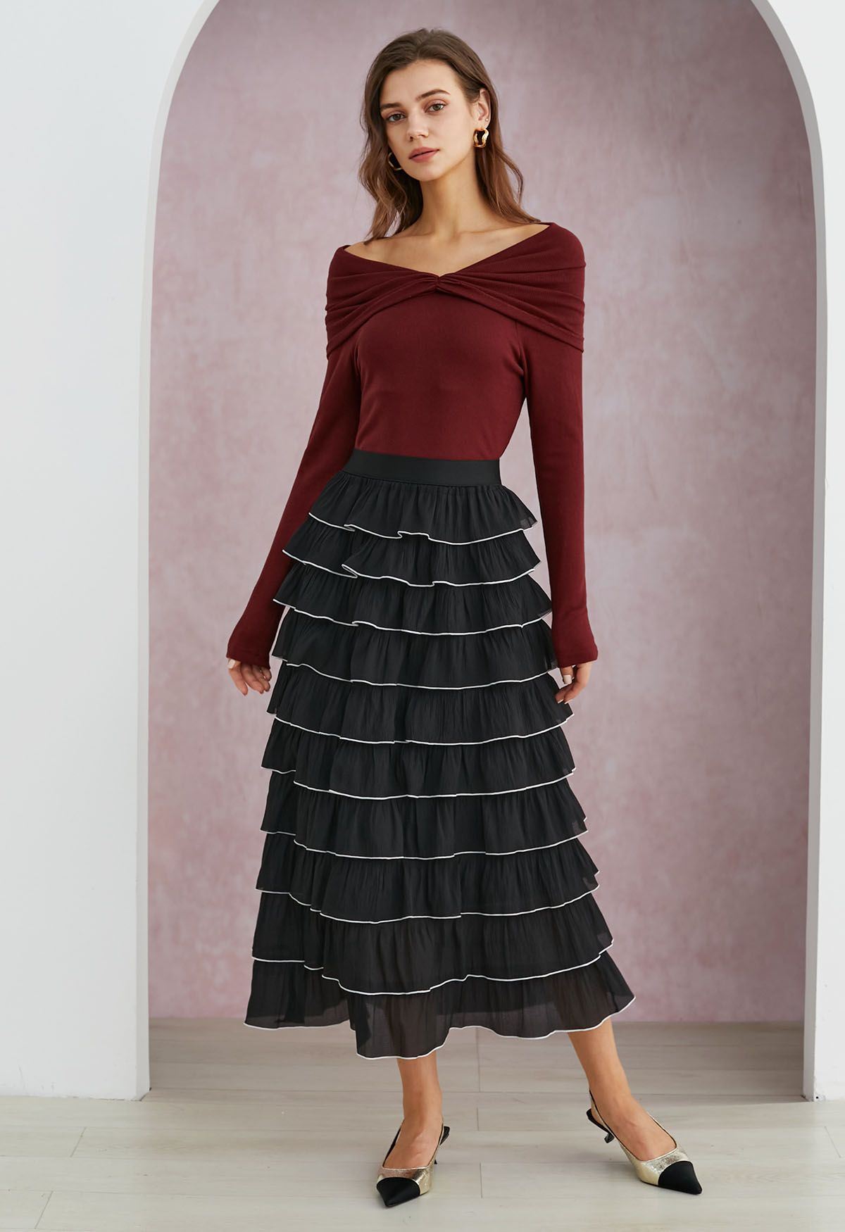 Contrasting Edges Tiered Ruffle Maxi Skirt in Black