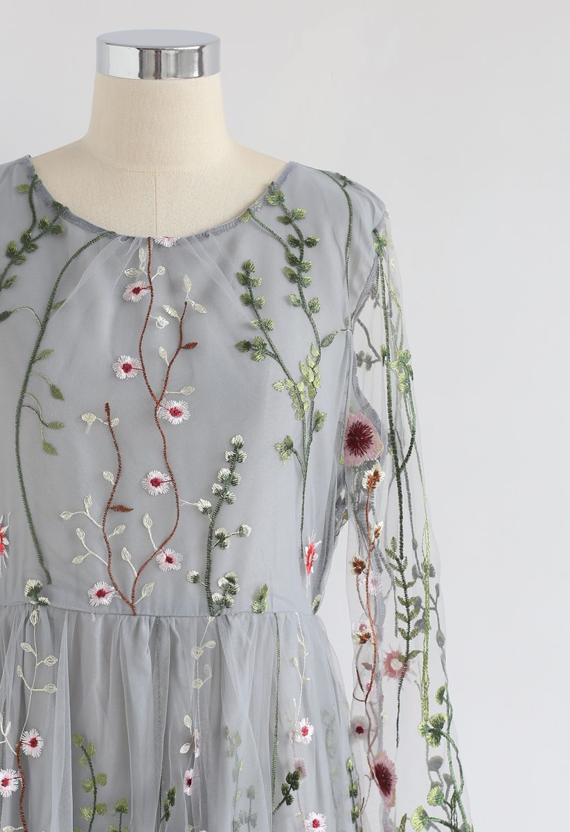 「咲いた野の花」刺繍 メッシュ マキシワンピース　グレー