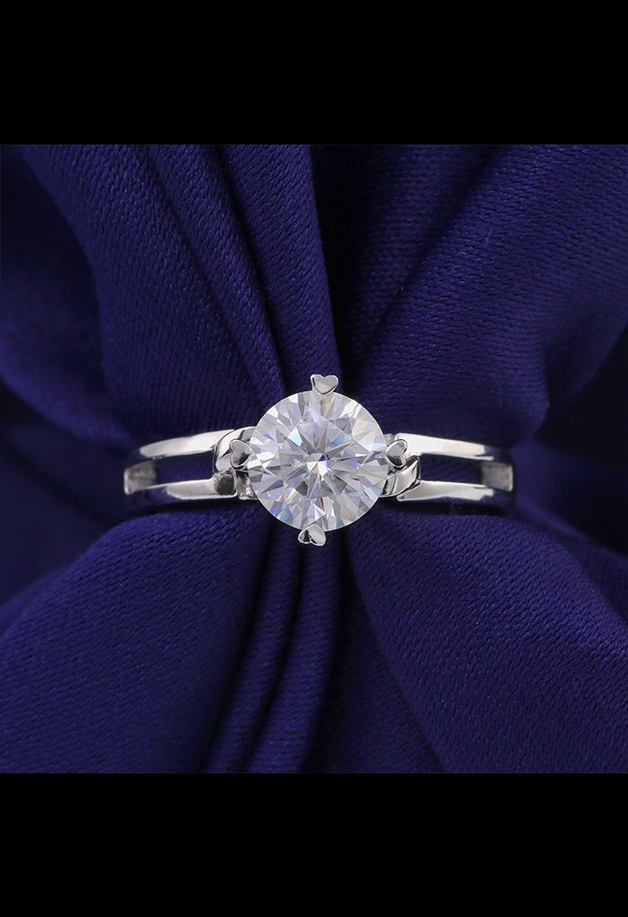 Hollow Out Moissanite Diamond Ring